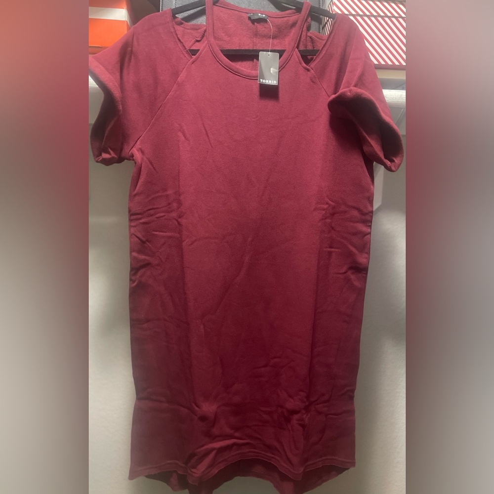 Torrid Mini Cozy Fleece Cold Shoulder Dress
Size 1 (1X) 14/16 NWT & 2 (2X) 18/20 - Picture 6 of 7